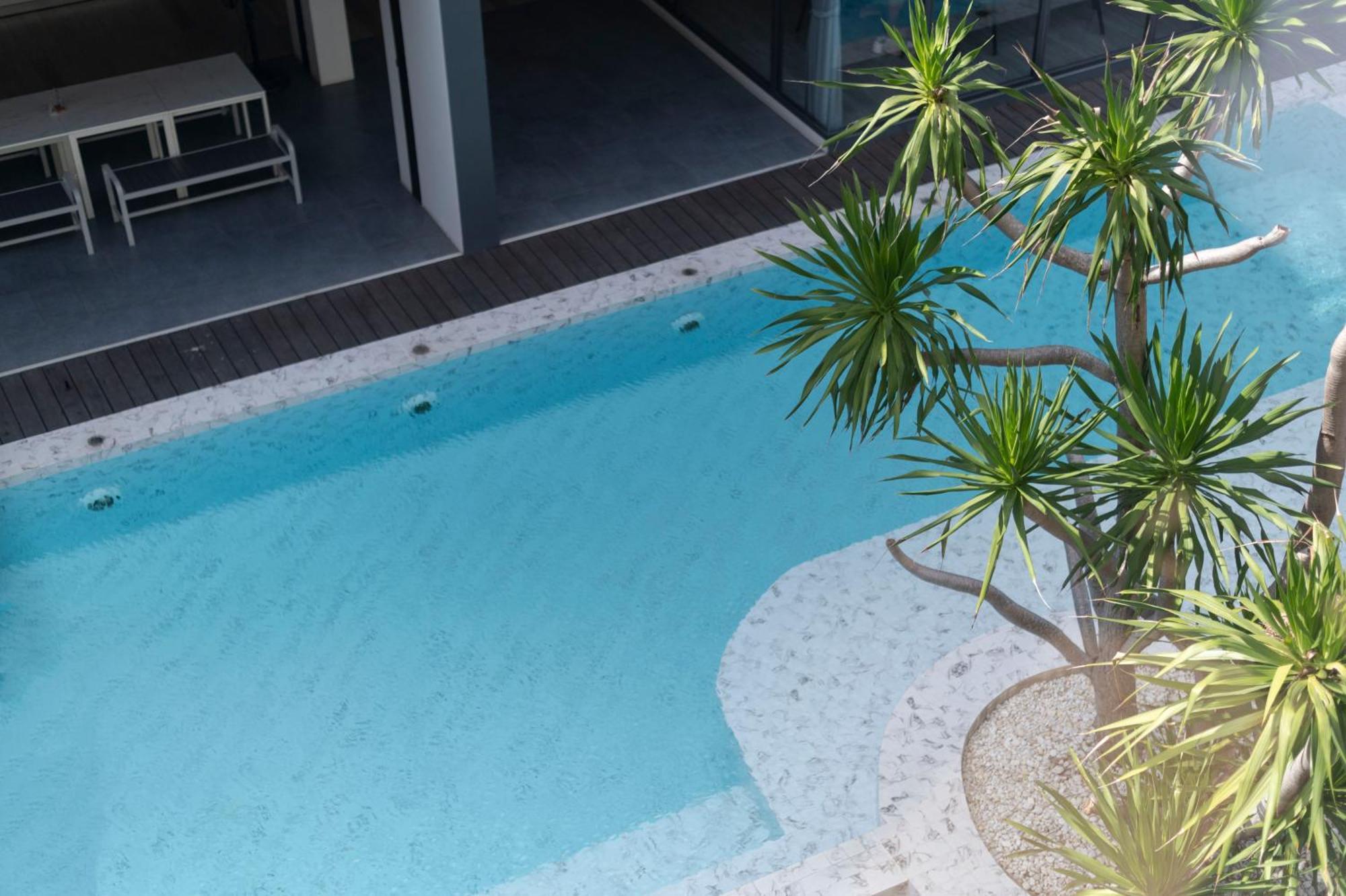 Deluxe Pool View